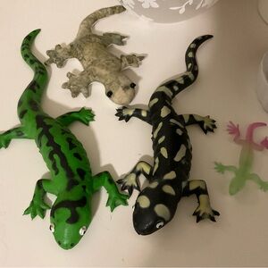 Lizards/salamanders for kids play